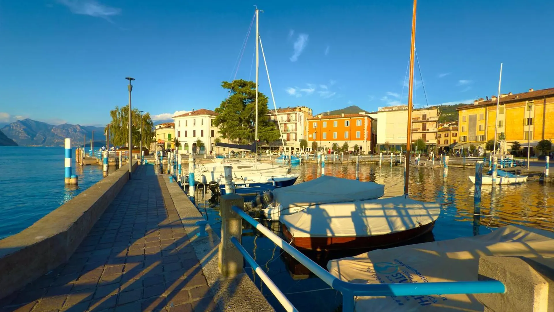 Iseo Lake Apartment - Central Iseo - Free Wi-Fi 0*,