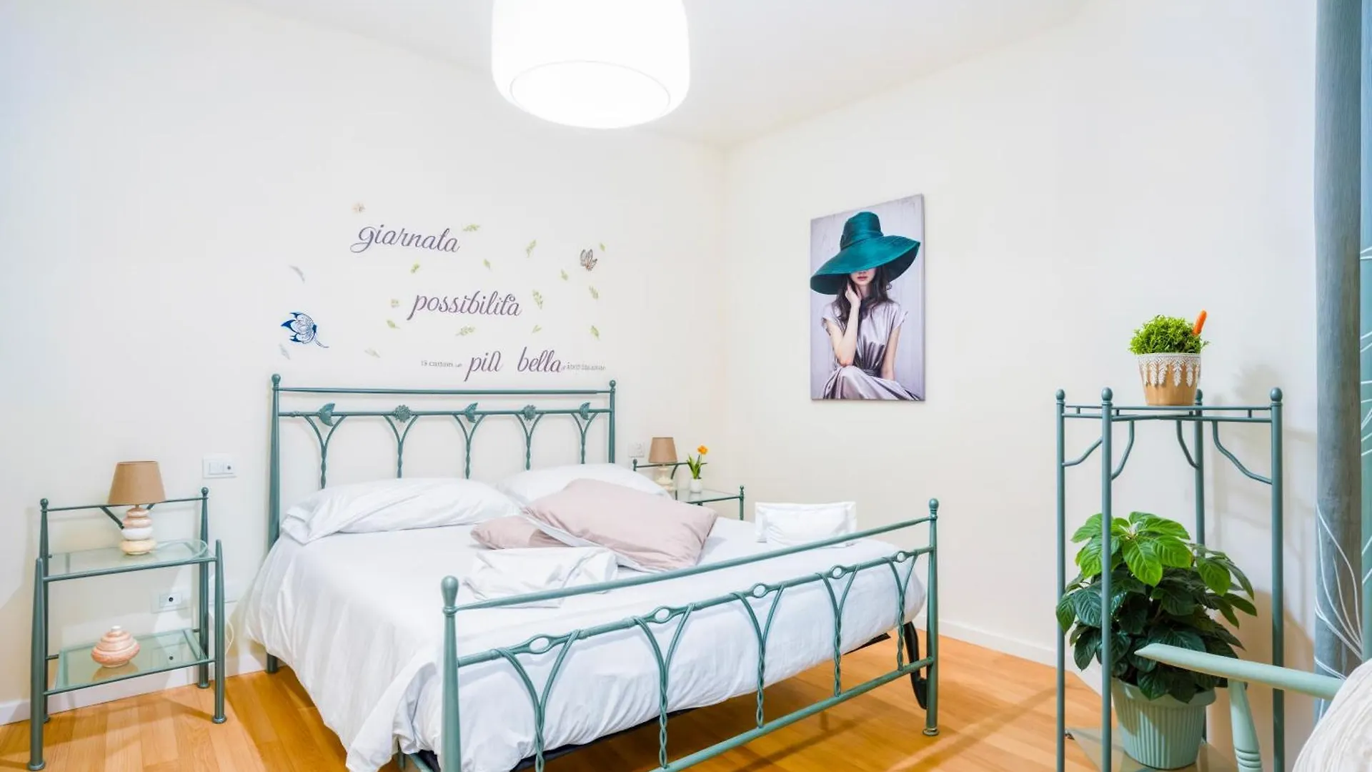 Iseo Lake Apartment - Central Iseo - Free Wi-Fi Italy